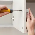 How much does it cost to have kitchen cabinets installed?