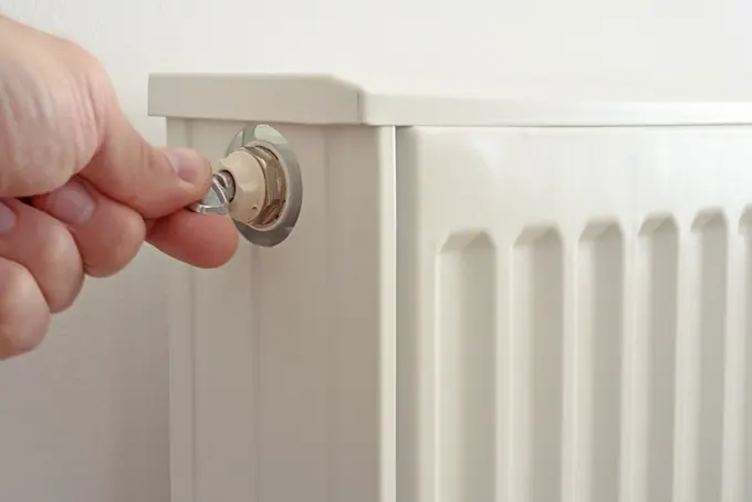 Tikkende verwarming of radiator? Dit kun je zelf doen en dit kun je laten doen