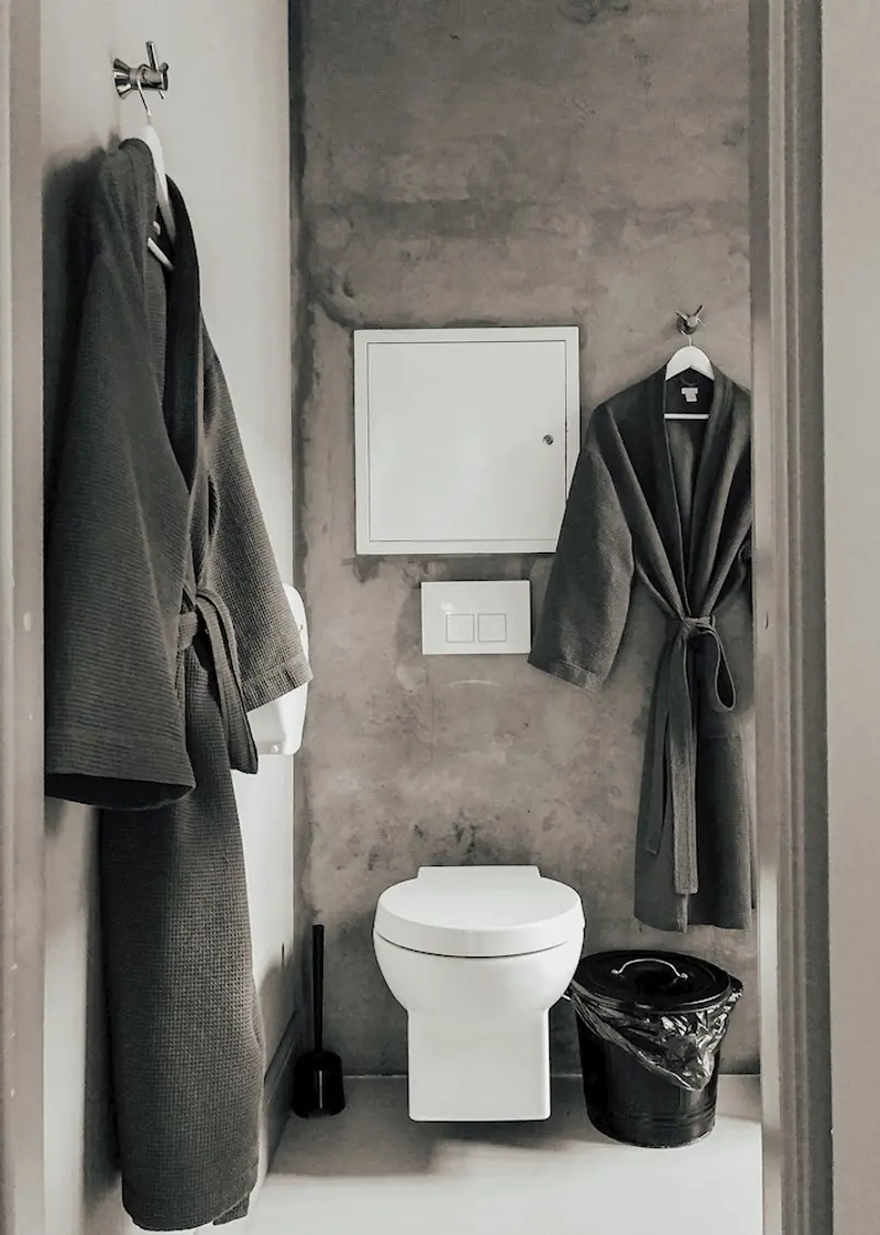 Install a concealed toilet cistern