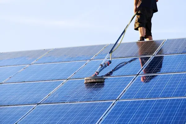 zonnepanelen schoonmaken