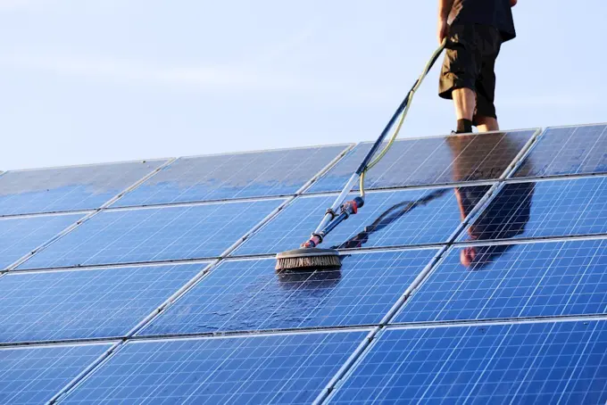 zonnepanelen schoonmaken